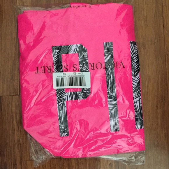 VS PINK Tropical Palms Print Tote - Picture 3 of 4