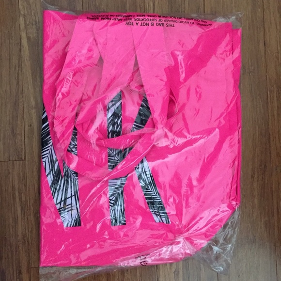 VS PINK Tropical Palms Print Tote - Picture 4 of 4