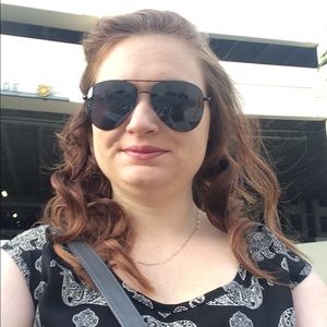 Meet your Posher, Desiree