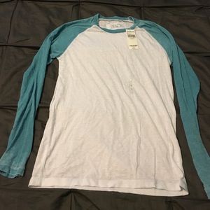 Men's Buckle baseball slim fit tee.