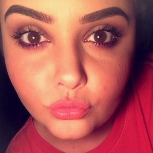 Meet your Posher, Brooke