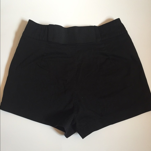 Shorts - Picture 2 of 4