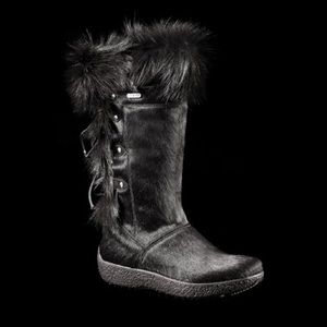 Tecnica black fur boots