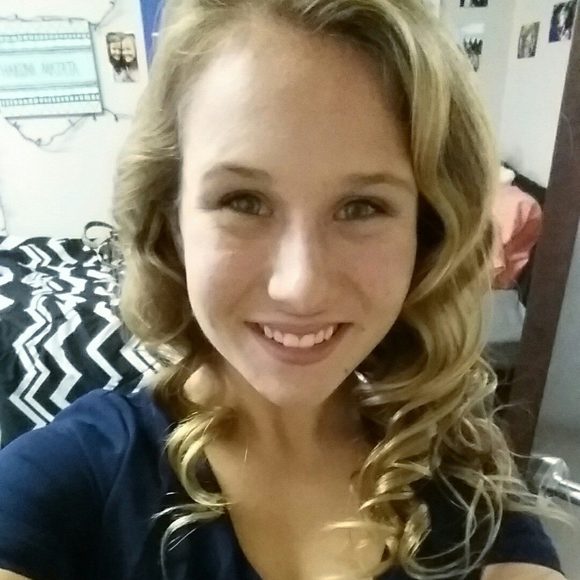 Meet your Posher, Dani - Picture 1 of 1