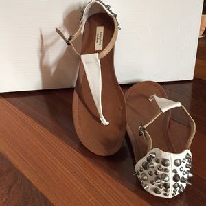 Vera Wang sandals