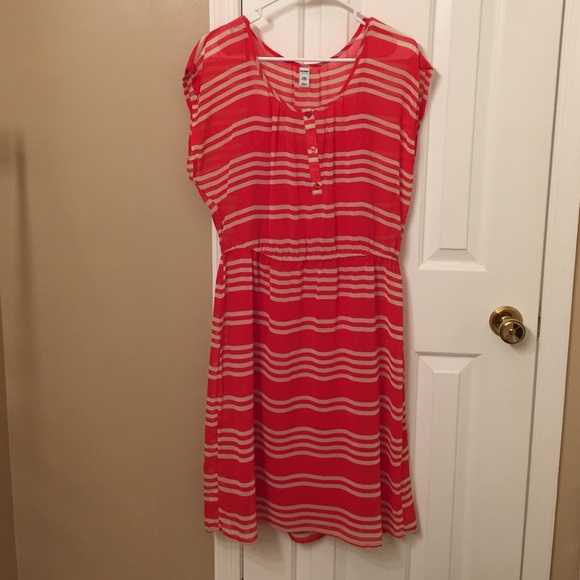 Crepe dress with a silky spaghetti strap lining - Picture 1 of 4