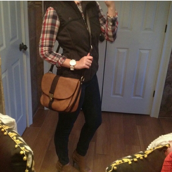 CAN SHIP TODAY Brown leather strap handbag