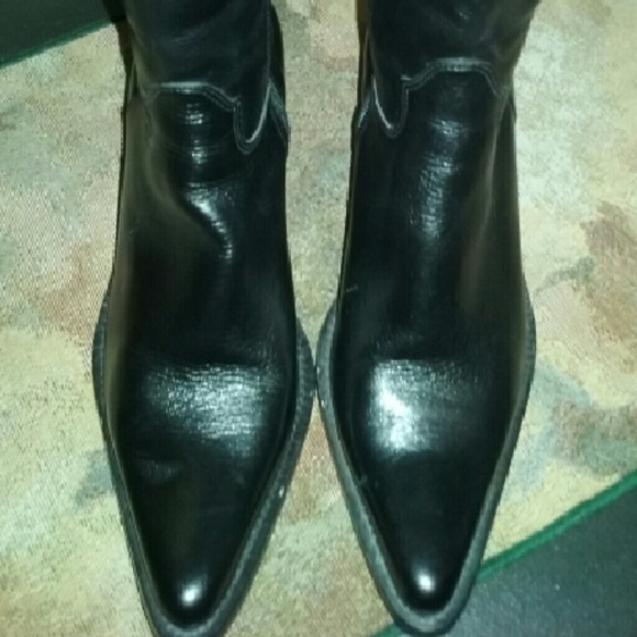 **CLOSING SHOP**Steve Madden Boots---FIRM -- NWOT - Picture 2 of 4