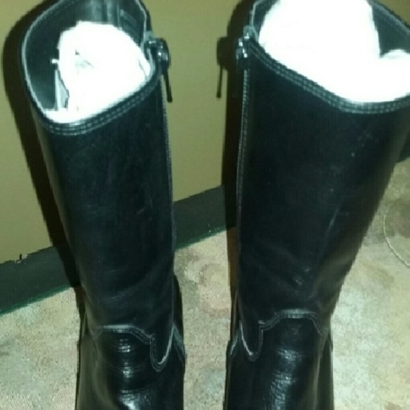 **CLOSING SHOP**Steve Madden Boots---FIRM -- NWOT - Picture 3 of 4