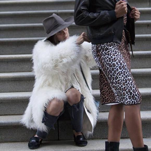 Stacey ✨Posh Ambassador & Affiliate ✨ Top-Rated - Picture 3 of 8