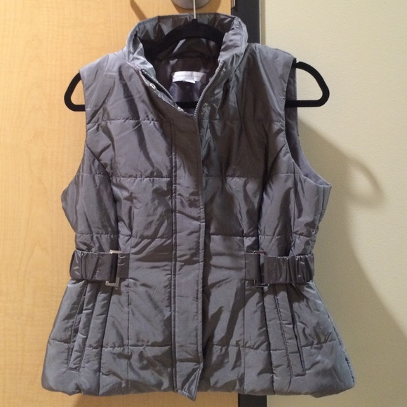 Cute puffy Vest! - Picture 1 of 3