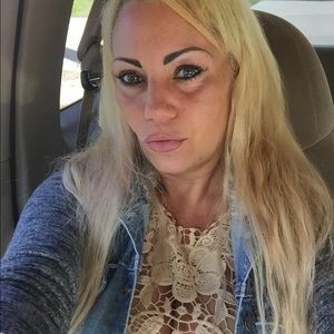 Meet your Posher, Bernice