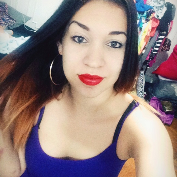 Meet your Posher, Connie