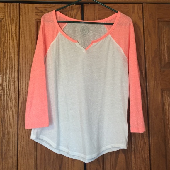 3/4 sleeve pink and white top