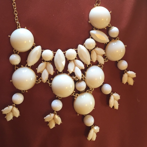 White bubble necklace