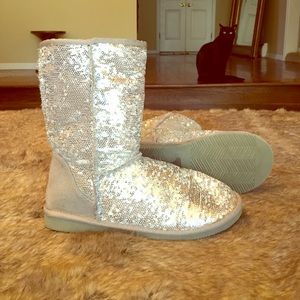 Faux-Ugg *SEQUINS* Wet Seal Boots