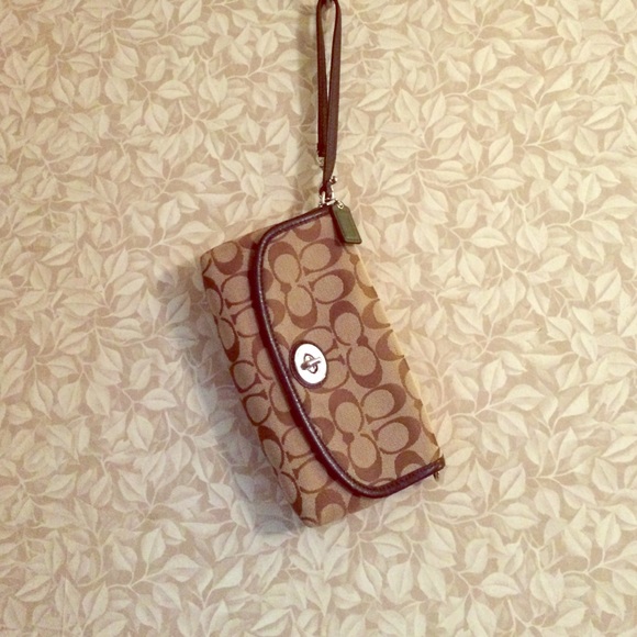 Wristlet