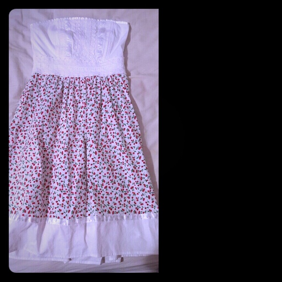 Cute cherry strapless dress