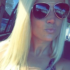 Meet your Posher, Samantha