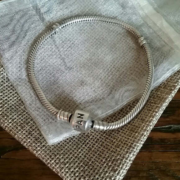 Genuine Pandora 7" Classic Barrel Clasp Bracelet