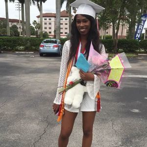 Meet your Posher, Monica