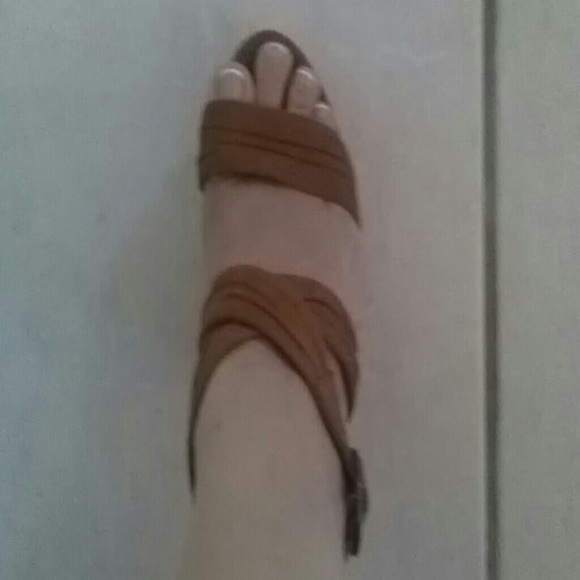Beautiful Sandals - Picture 2 of 4