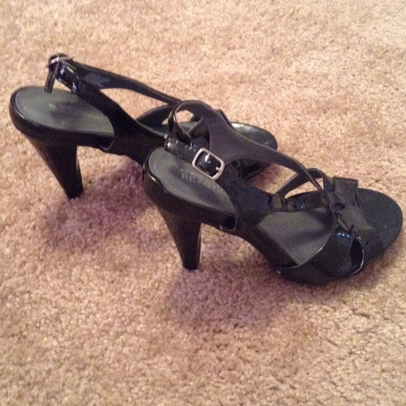 Black heels - Picture 2 of 4