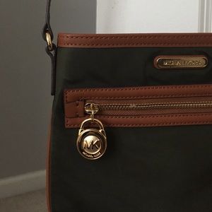 ❗️SOLD❗️Hunter Green Micheal Kors Crossbody