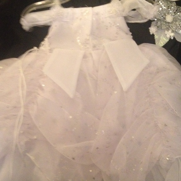 White dress with star headband - Picture 2 of 4