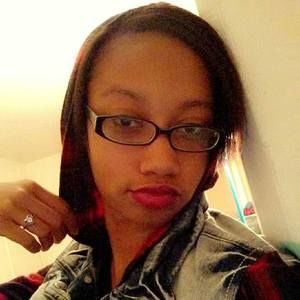 Meet your Posher, Alexis