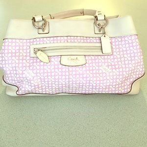 ‼️Coach handbag w/ BONUS wallet‼️Offers welcome!