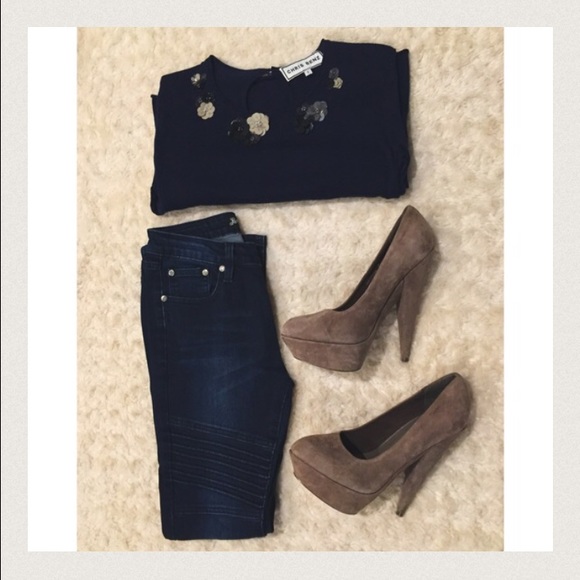 Floral Neck Chris Benz Sweater - Picture 2 of 2