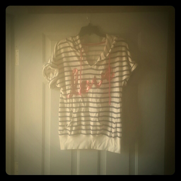 Short sleeve Love hoodie