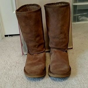 Brown fuzzy boots