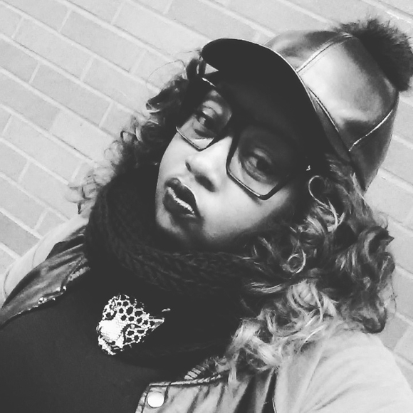 Meet your Posher, Laureen