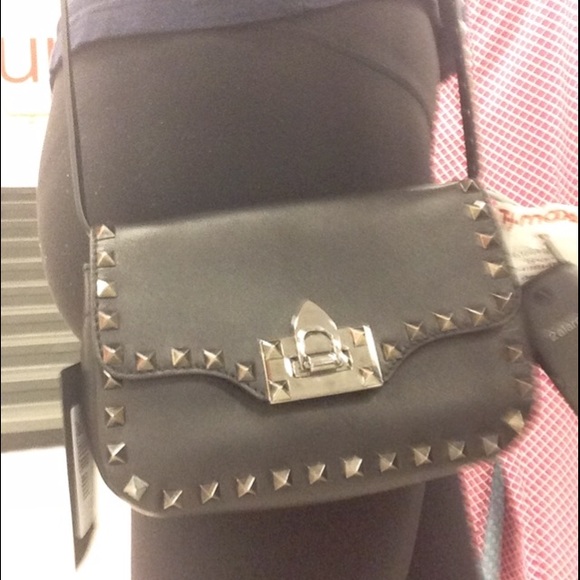 SALLEEEE Valentino mini rock stud crossbody purse