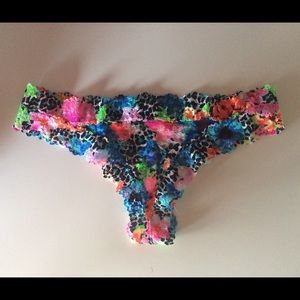 Brand New Never Worn PINK Mini Cheekster