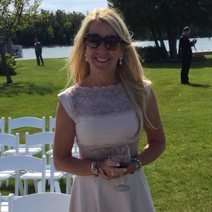 Meet your Posher, Debbie