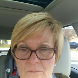 Meet your Posher, Dana