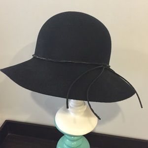 BCBG hat