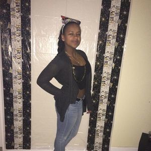 Meet your Posher, Hermela