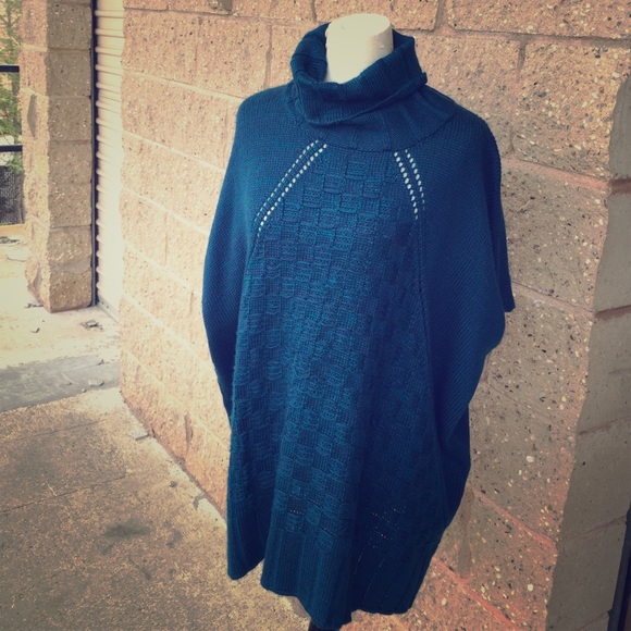 Fraas, blue sweater
