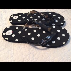 ✨NEW✨ Tommy Hilfiger size 10 sandals