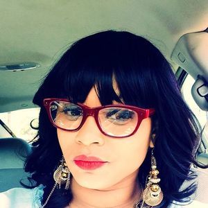 Meet your Posher, Dominique