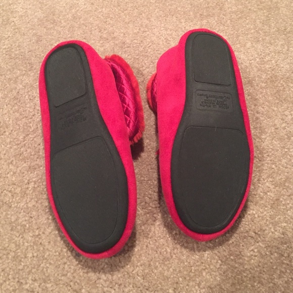 Deerfoam red bootie slippers - Picture 2 of 3