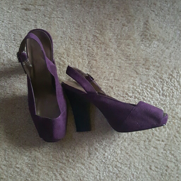 **SPECIAL** ALL SEVEN SHOES $90 - Picture 2 of 4