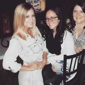 Meet your Posher, Julia