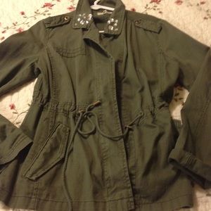 Light jacket with sequins