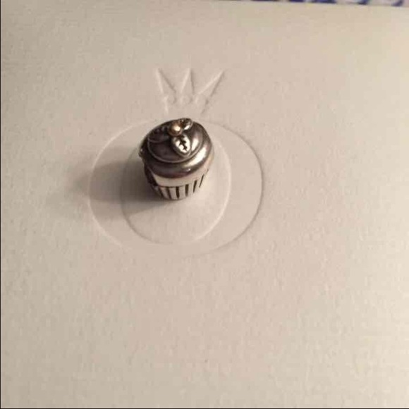 Pandora cupcake charm