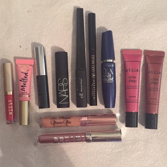 High end makeup bundle